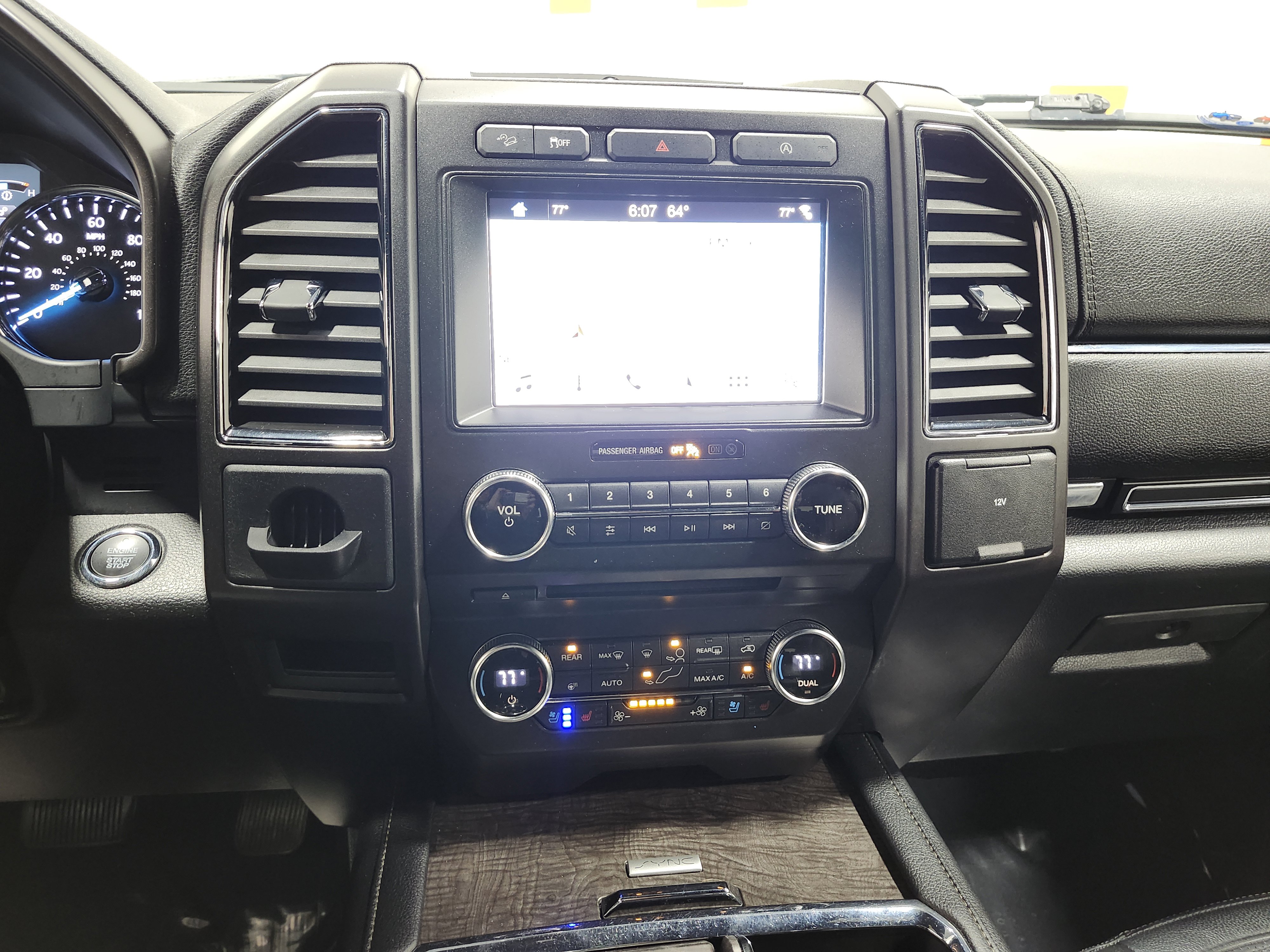 Used 2018 Ford Expedition Limited AWD/4WD image 34