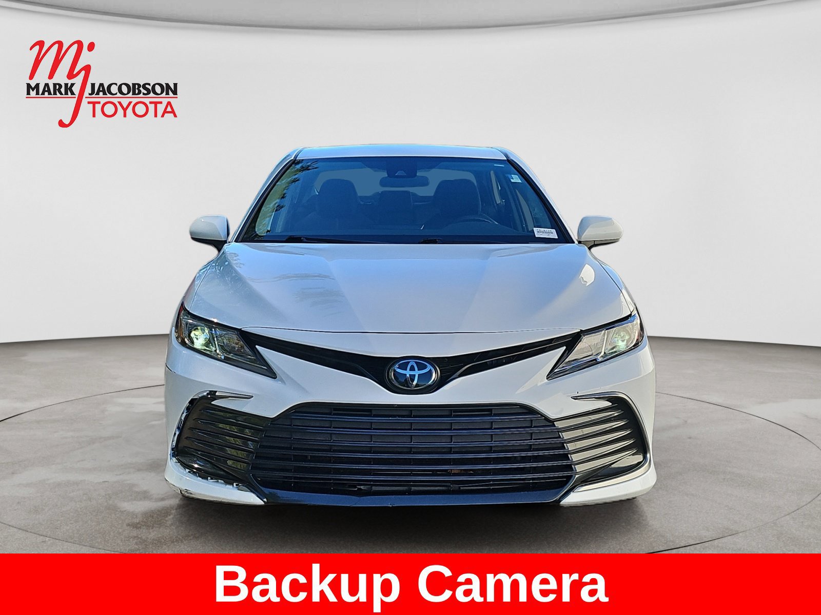 Used 2022 Toyota Camry LE FWD image 2
