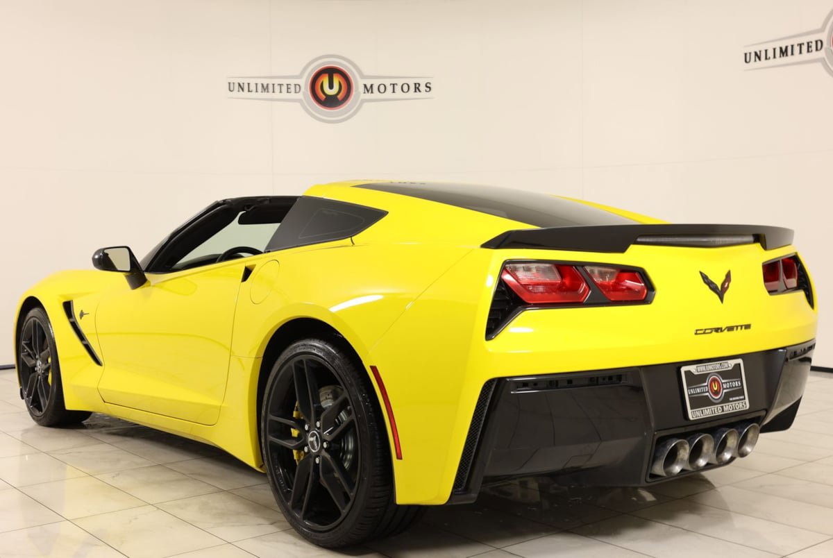 Used 2015 Chevrolet Corvette Stingray Coupe w/ 2LT Preferred Equipment Group image 4