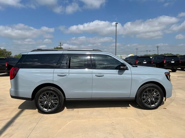 New 2027 Ford Expedition Platinum w/ Stealth Appearance Package AWD/4WD image 8