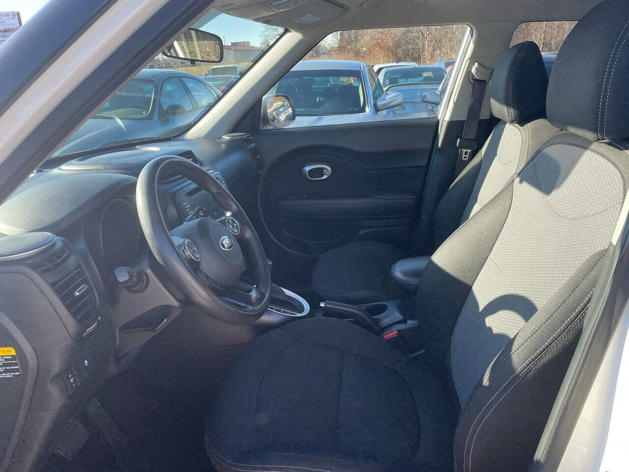 Used 2019 Kia Soul + image 10