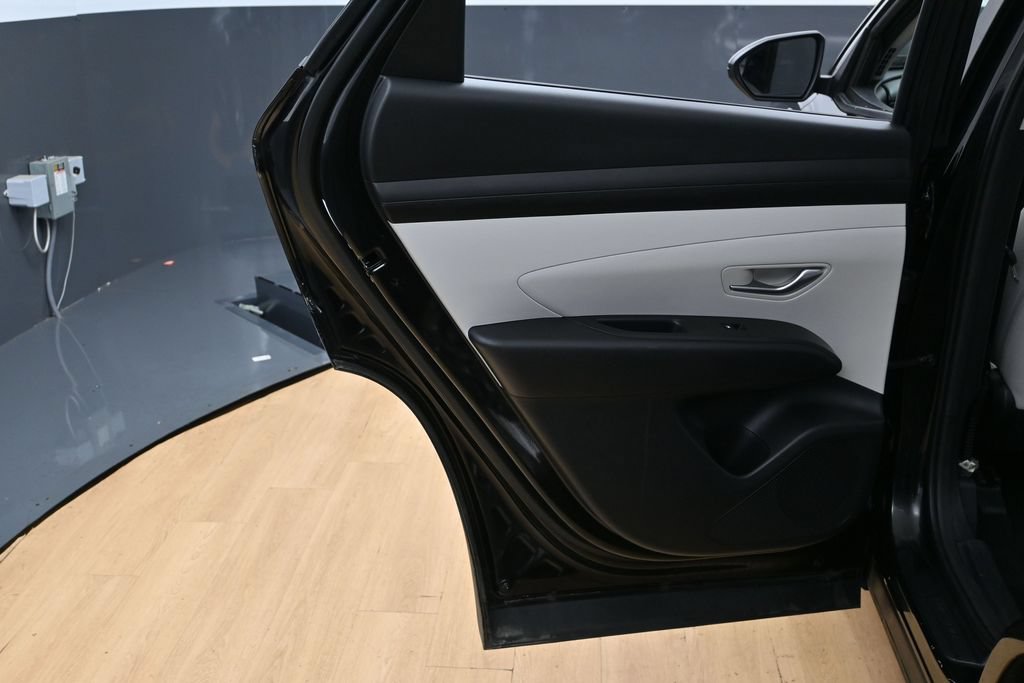 Used 2025 Hyundai Tucson SE FWD image 33