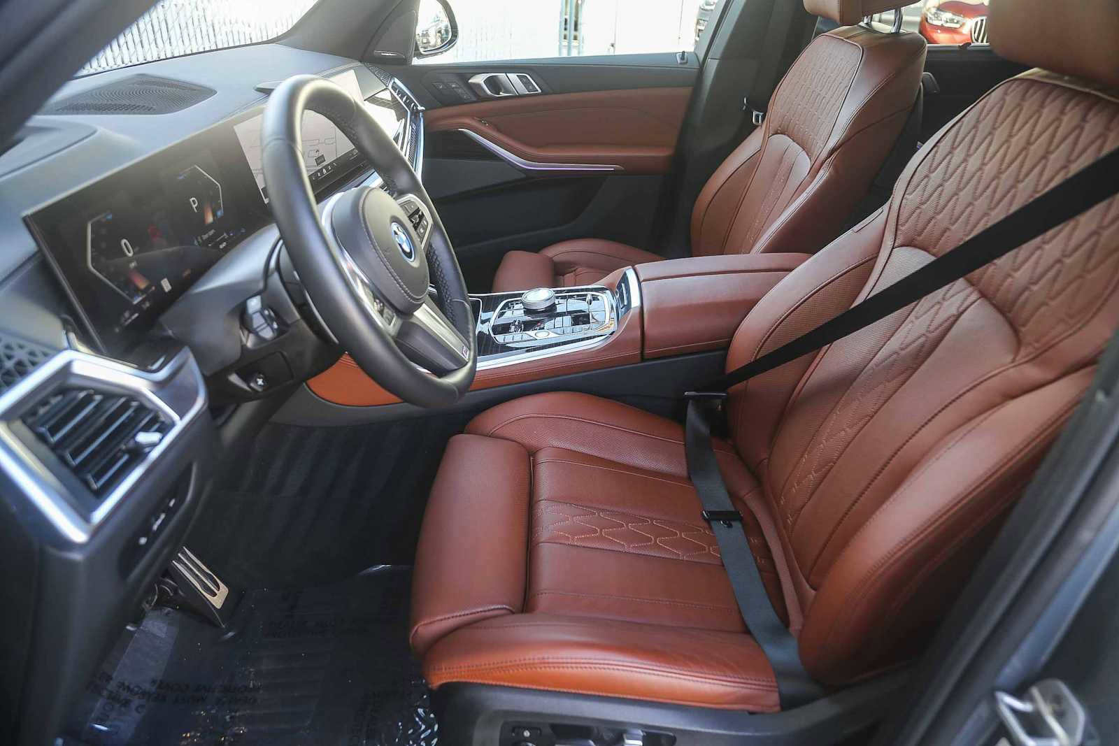 Used 2025 BMW X5 xDrive50e w/ Executive Package image 14