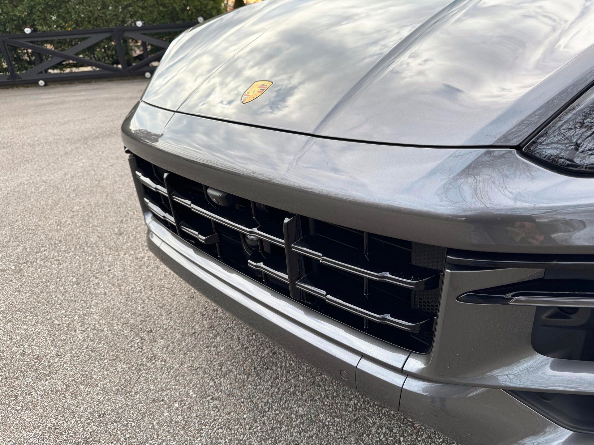 Used 2025 Porsche Cayenne GTS image 34