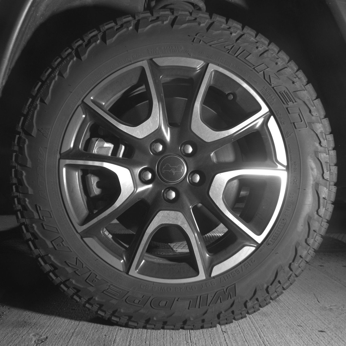 Used 2025 Jeep Compass Trailhawk image 12