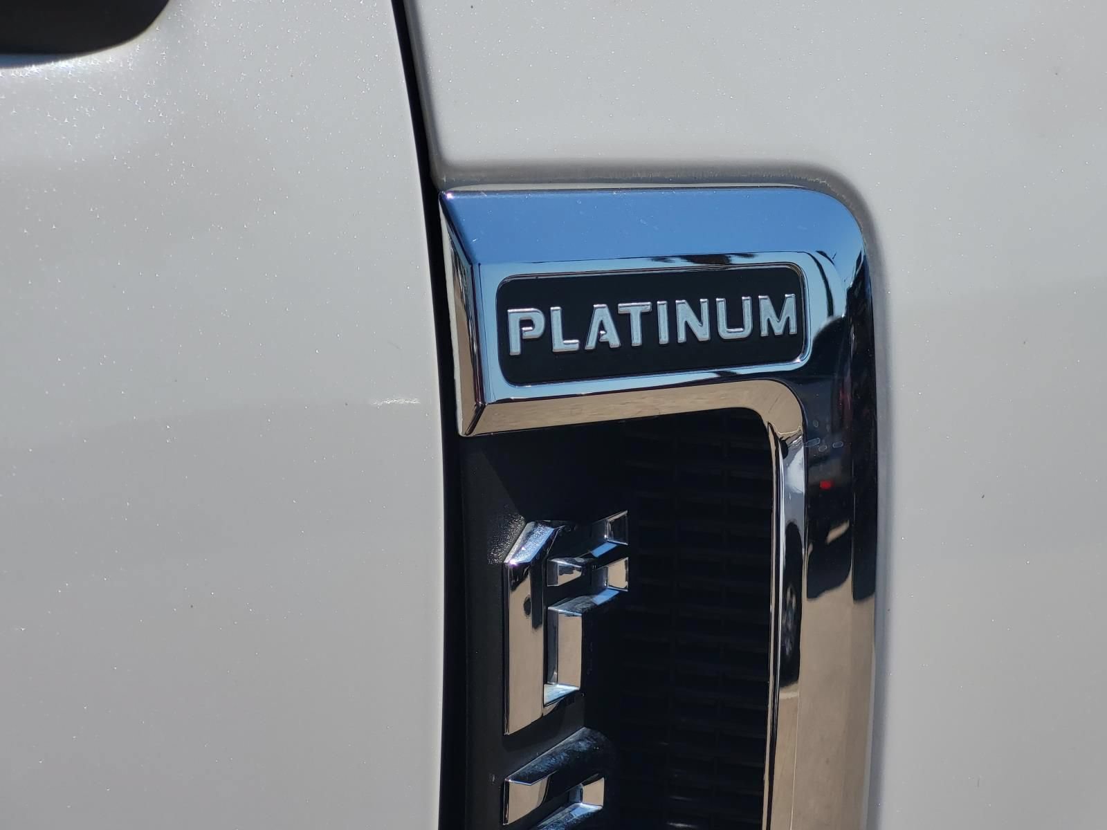 Used 2022 Ford F250 Platinum w/ FX4 Off-Road Package AWD/4WD image 6