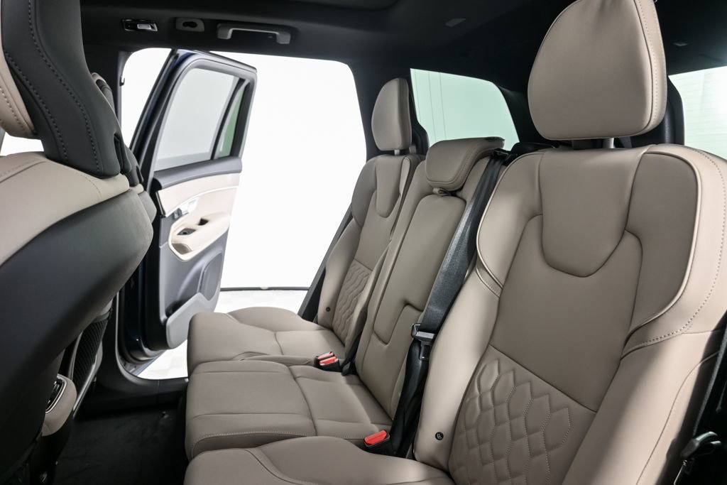 Used 2026 Volvo XC90 B6 Plus w/ Protection Package Premier image 23
