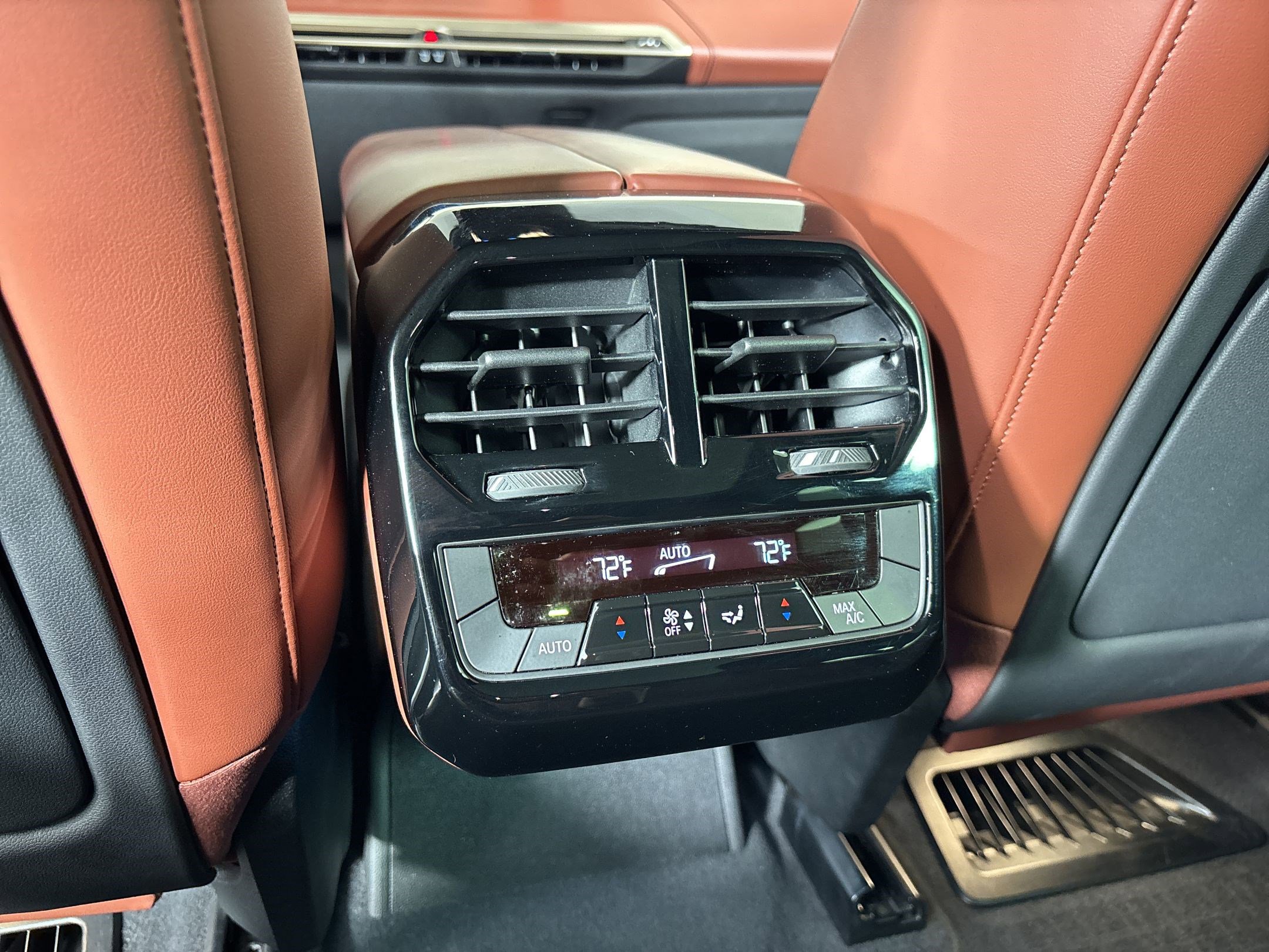 Certified 2023 BMW iX xDrive50 w/ Sport Package AWD/4WD image 28