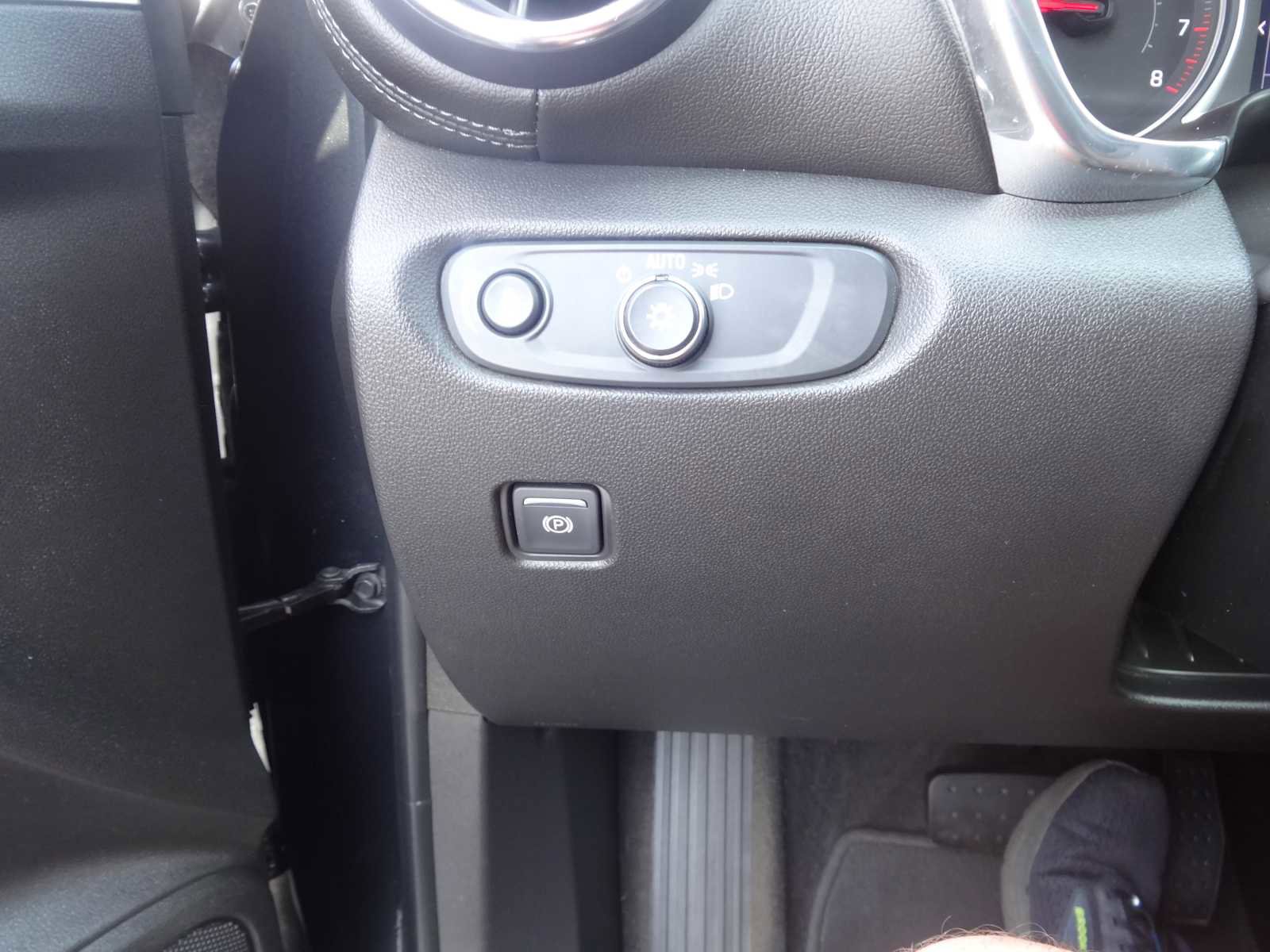 Used 2019 Chevrolet Blazer LT image 19