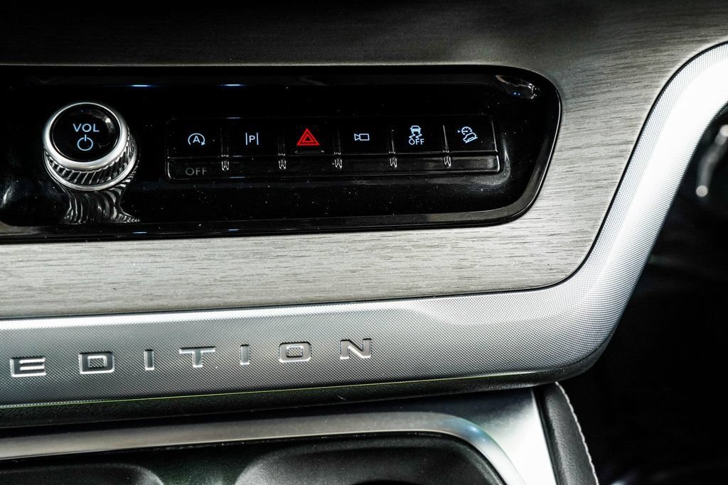Used 2025 Ford Expedition Platinum AWD/4WD image 22