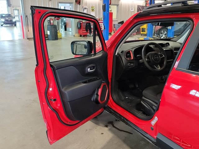 Used 2023 Jeep Renegade Trailhawk w/ Trailer Tow Group AWD/4WD image 15