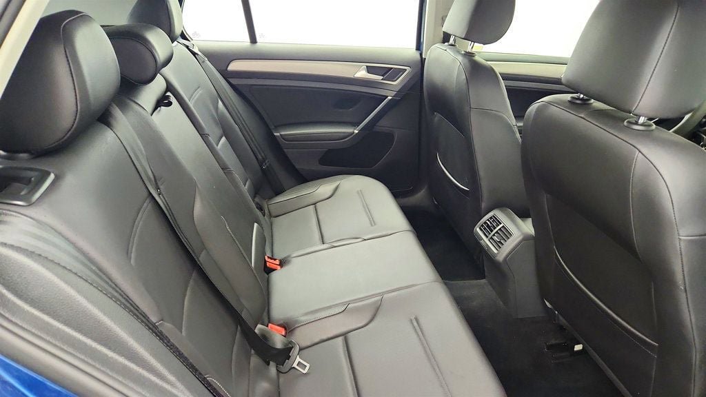 Used 2015 Volkswagen Golf TDI S FWD image 22