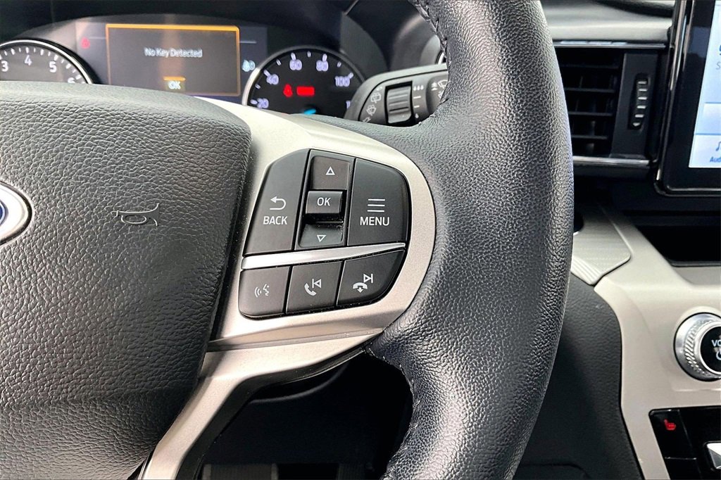 Used 2022 Ford Explorer XLT w/ Equipment Group 202A image 19