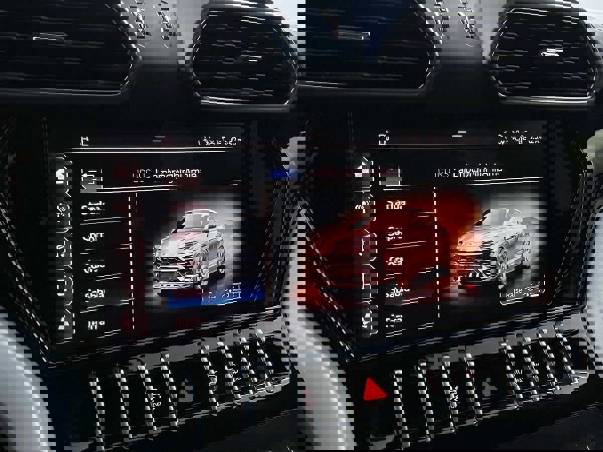 Used 2021 Lamborghini Urus image 40