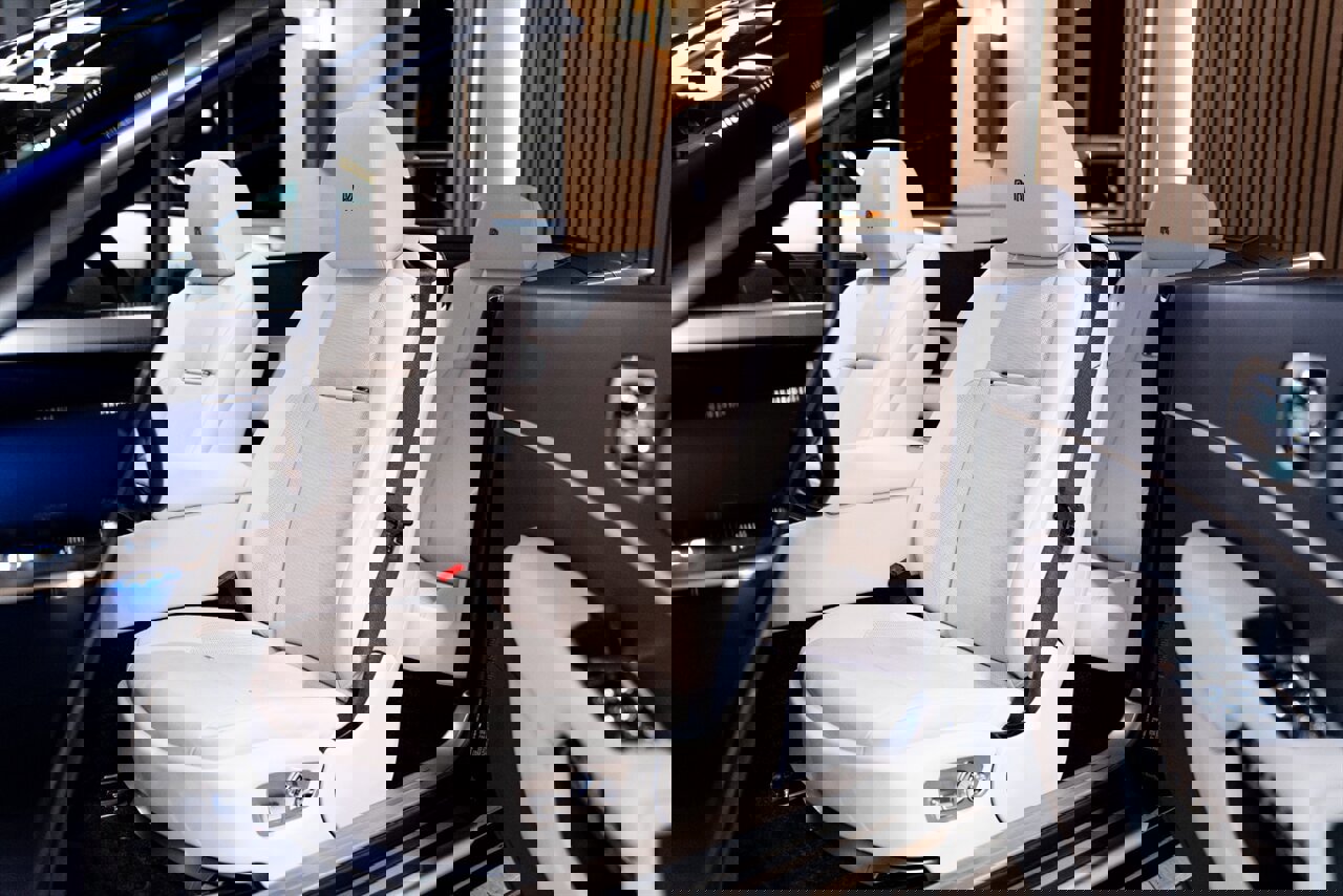 Used 2019 Rolls-Royce Dawn image 9