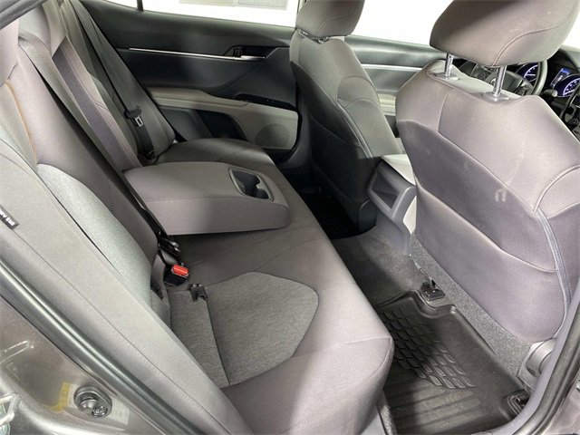 Used 2018 Toyota Camry LE image 12