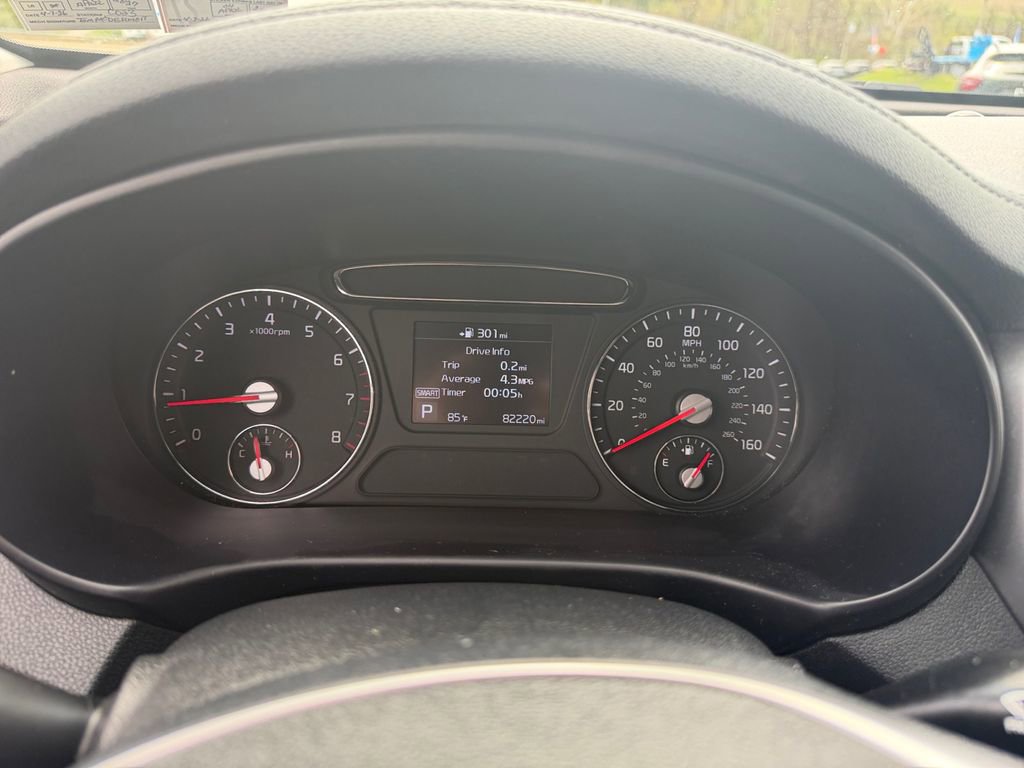 Used 2019 Kia Sorento LX image 16