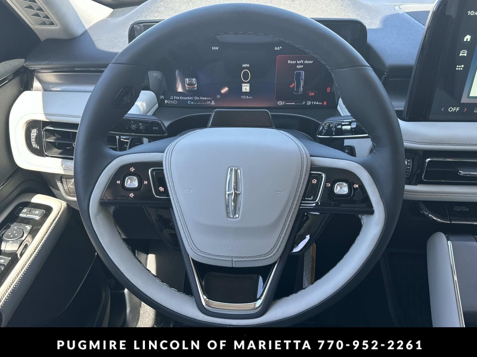 New 2026 Lincoln Aviator 2WD w/ Jet Appearance Package image 25