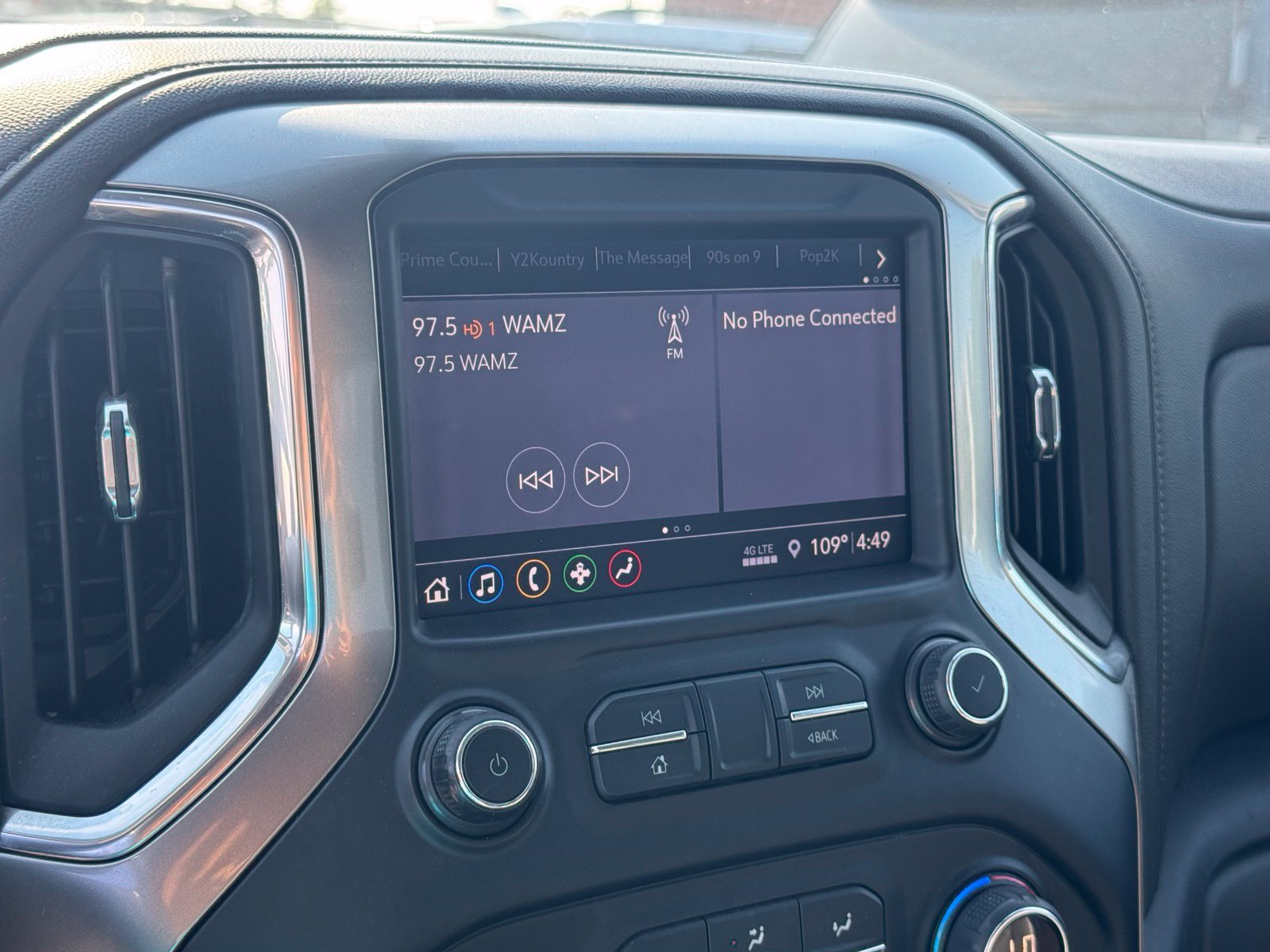 Used 2019 Chevrolet Silverado 1500 LTZ AWD/4WD image 17