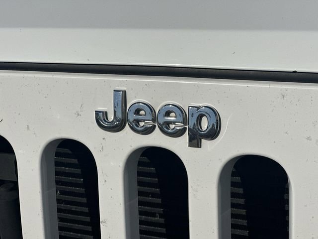 Used 2016 Jeep Wrangler Unlimited Rubicon w/ Connectivity Group image 26