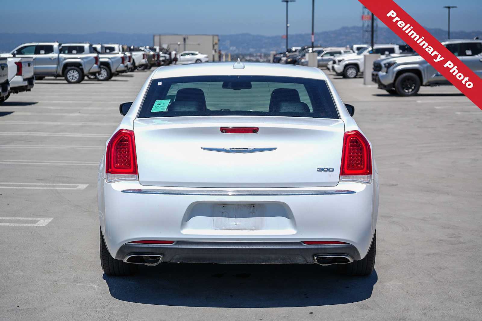 Used 2016 Chrysler 300 Limited RWD image 7