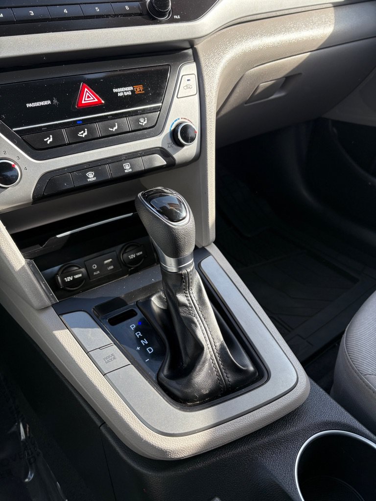 Used 2017 Hyundai Elantra SE FWD image 16