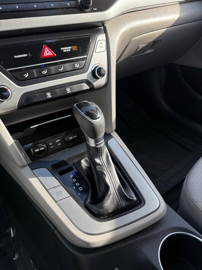 Used 2017 Hyundai Elantra SE FWD image 16