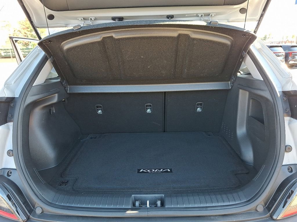 Used 2023 Hyundai Kona SE image 29