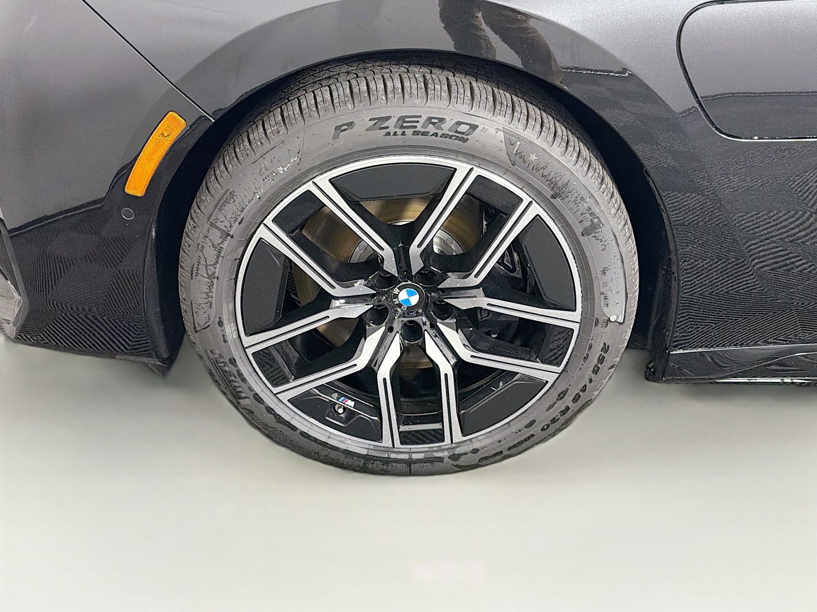 New 2026 BMW 750e xDrive image 33