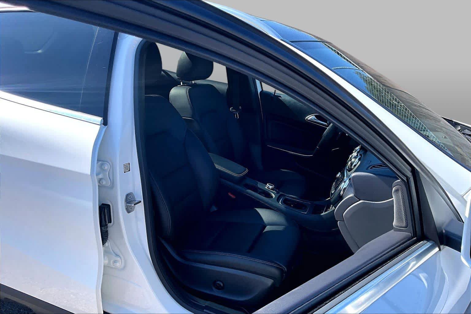 Used 2020 Mercedes-Benz GLA 250 4MATIC image 9