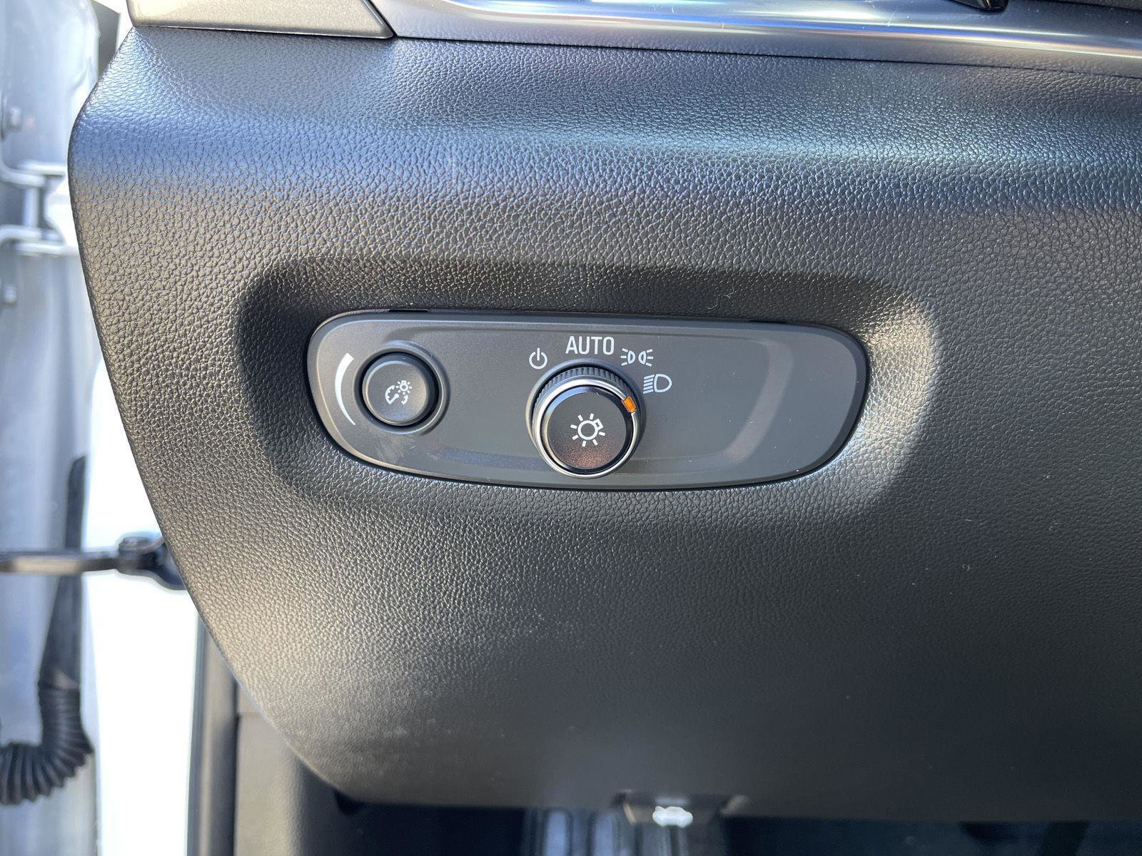 Used 2023 Chevrolet Traverse LT w/ LPO, Floor Liner Package FWD image 17