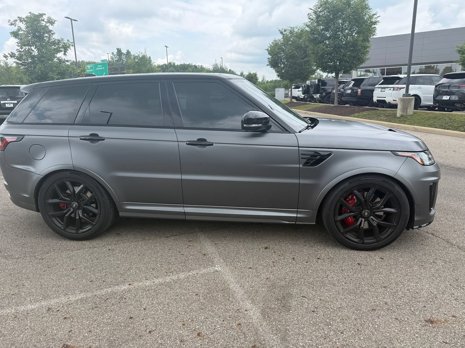 Used 2019 Land Rover Range Rover Sport SVR AWD/4WD image 4