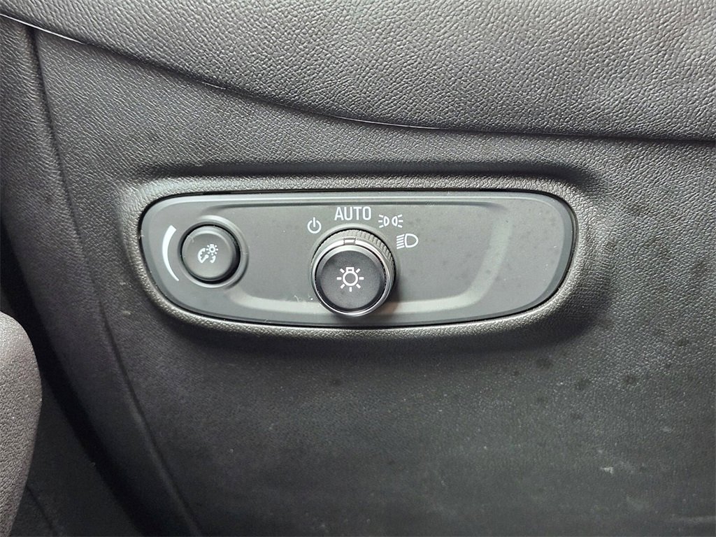 Used 2021 Chevrolet Equinox LS w/ LPO, Floor Liner Package image 21