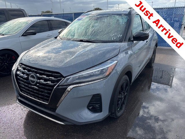 Used 2024 Nissan Kicks SR image 1