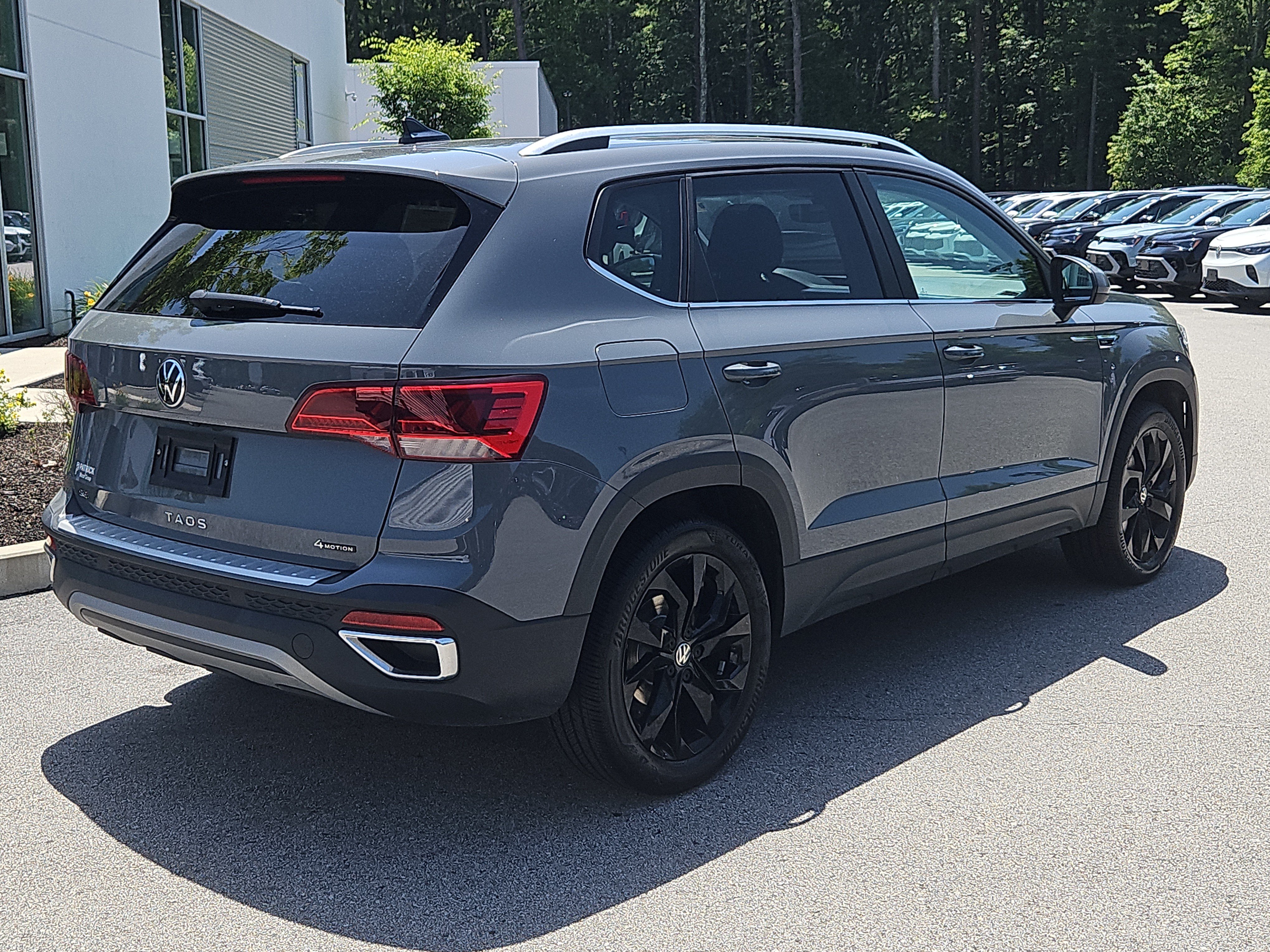 Certified 2023 Volkswagen Taos SE w/ Panoramic Sunroof Package AWD/4WD image 3