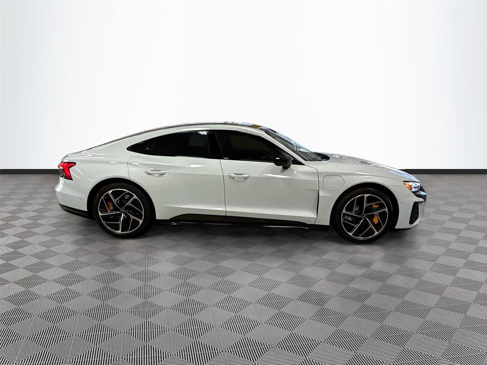 Used 2024 Audi RS e-tron GT w/ Carbon Performance Package AWD/4WD image 8