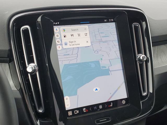 Used 2025 Volvo XC40 B5 Core image 13