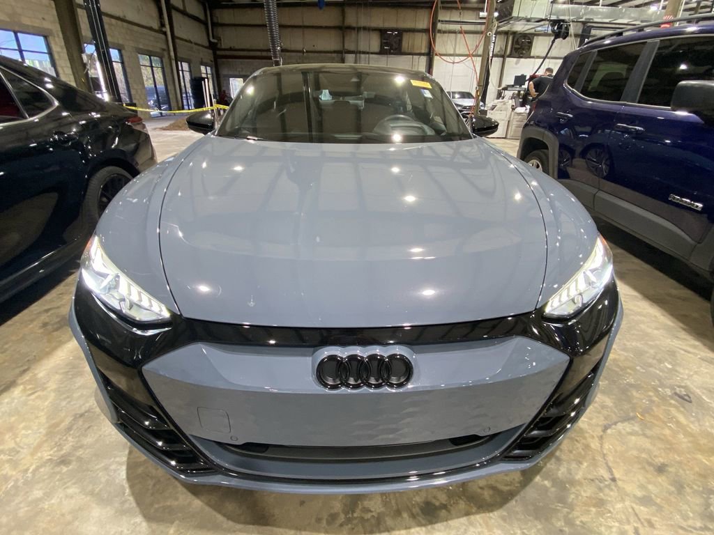 Used 2022 Audi e-tron GT Prestige image 18