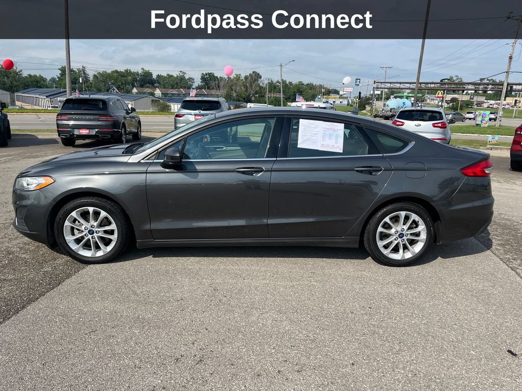 Used 2019 Ford Fusion SE FWD image 2