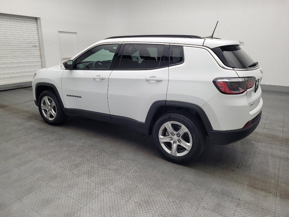 Used 2024 Jeep Compass Latitude image 3