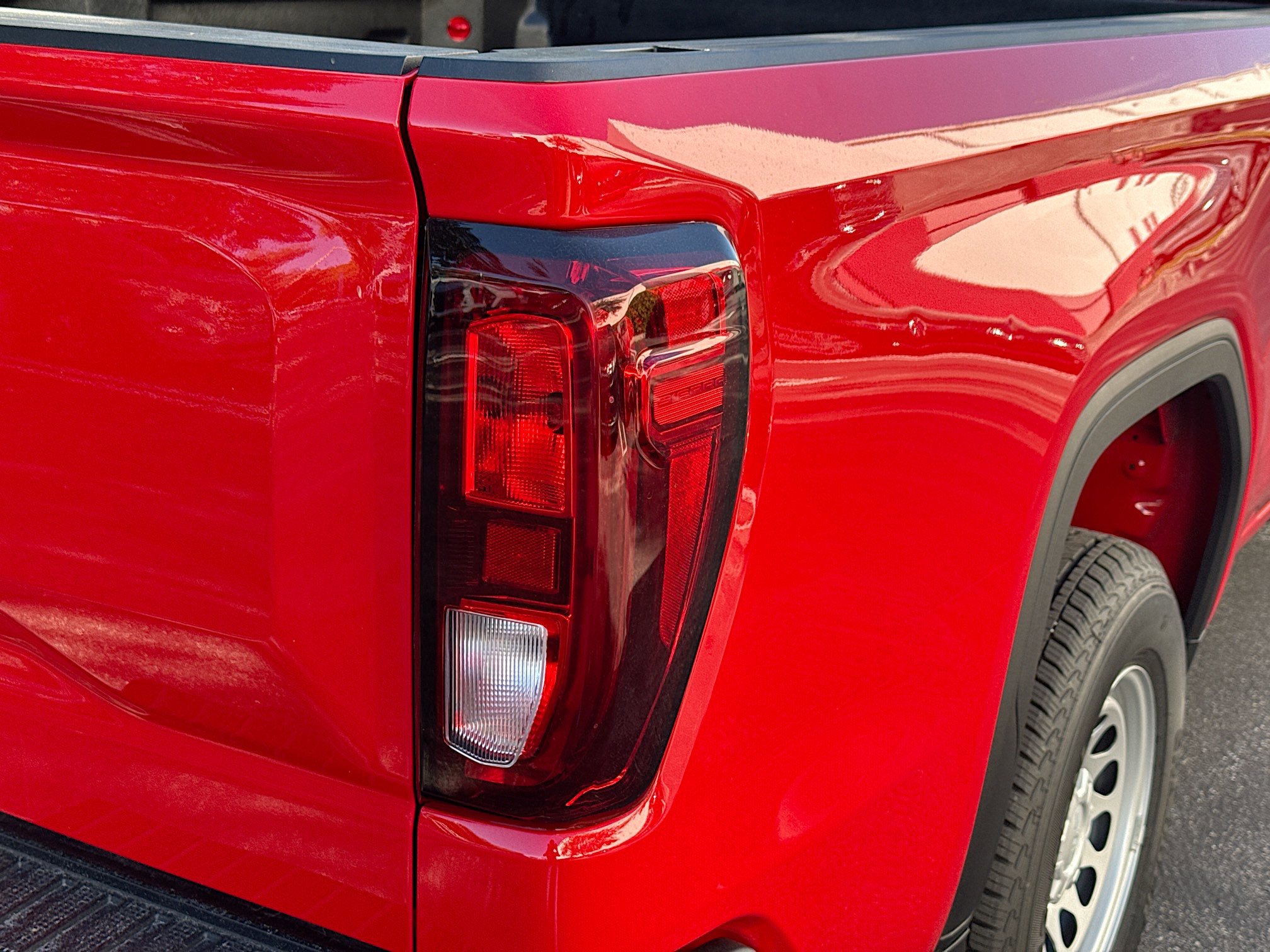 Used 2025 GMC Sierra 1500 Pro w/ Convenience Package image 19