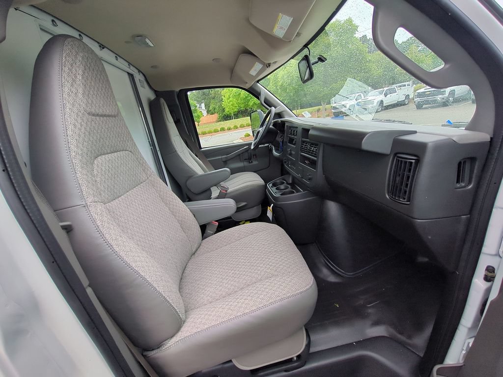New 2025 Chevrolet Express 3500 w/ Power Convenience Package RWD image 27