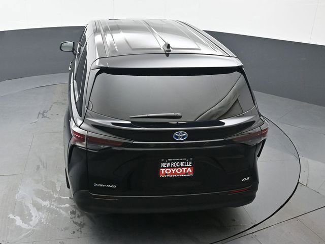 Used 2025 Toyota Sienna XLE image 46