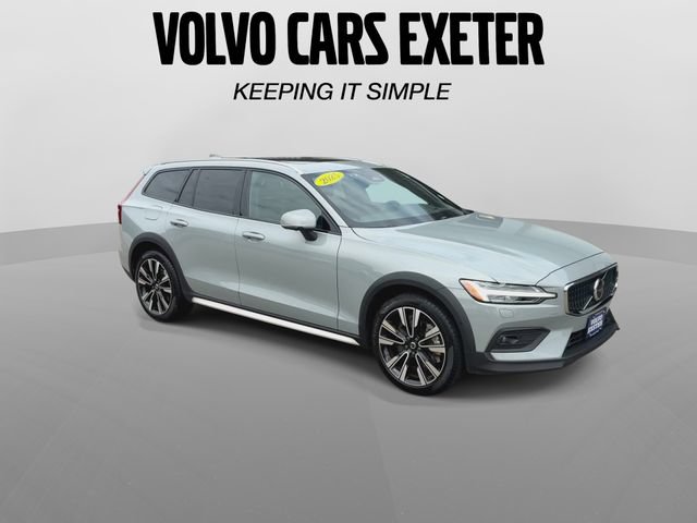 Certified 2025 Volvo V60 B5 Cross Country Ultra AWD/4WD image 2