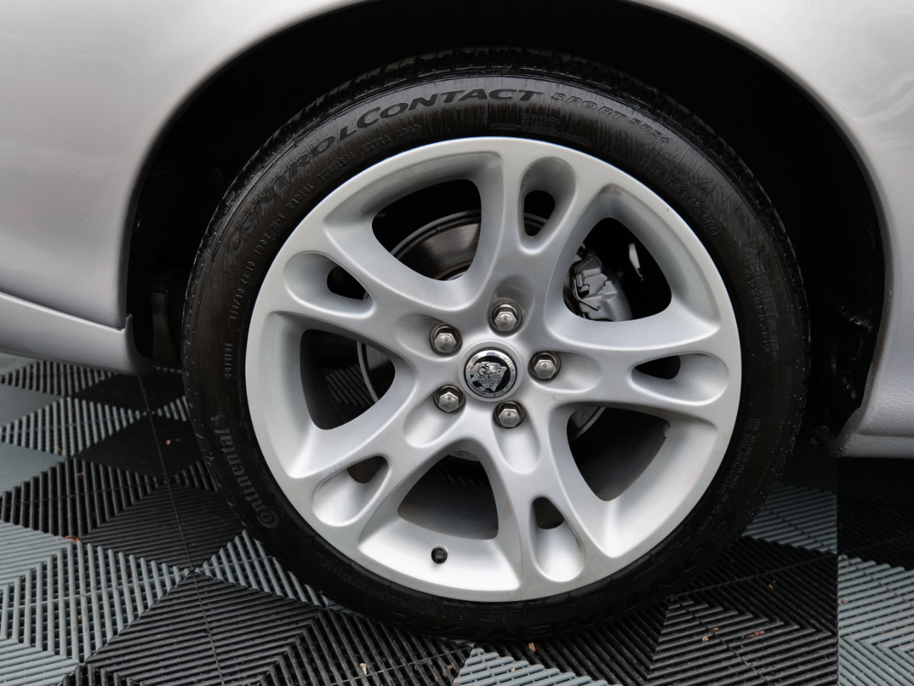 Used 2004 Jaguar XK8 Coupe image 82