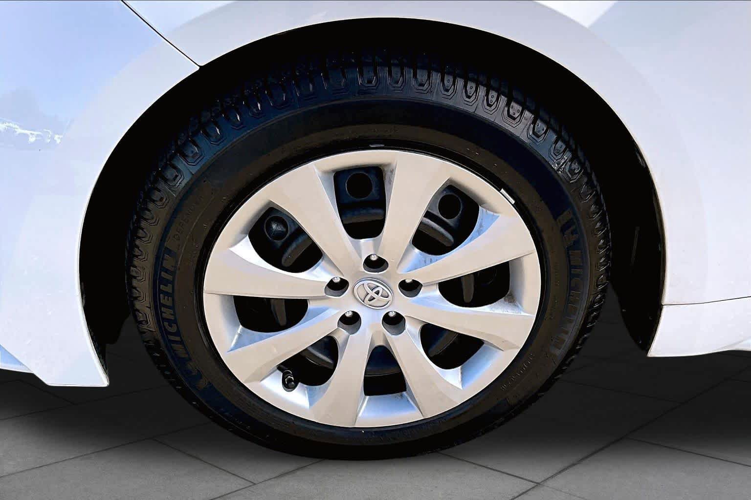 Certified 2021 Toyota Corolla LE FWD image 10