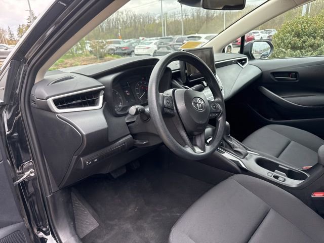 Used 2025 Toyota Corolla LE FWD image 24