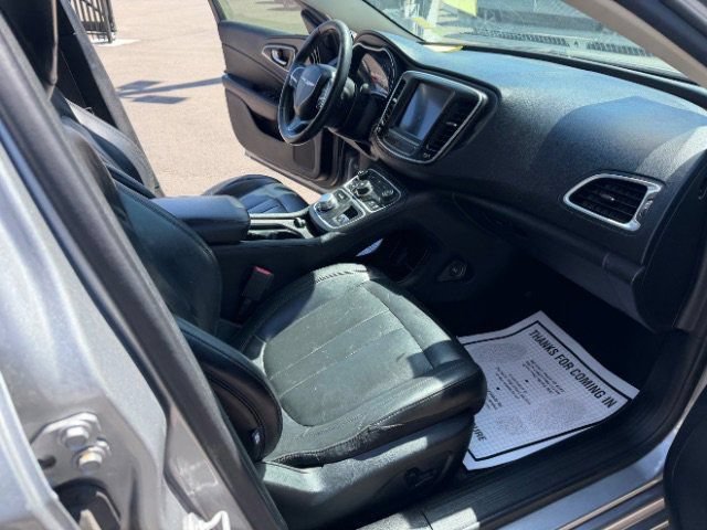 Used 2016 Chrysler 200 Limited FWD image 25