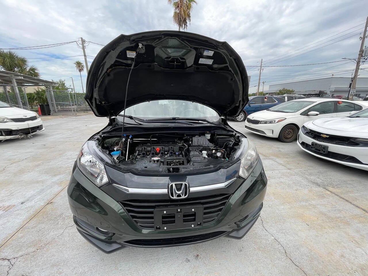 Used 2017 Honda HR-V EX image 11