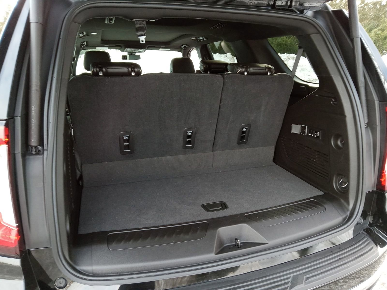 Used 2021 GMC Yukon SLT w/ SLT Luxury Package image 28